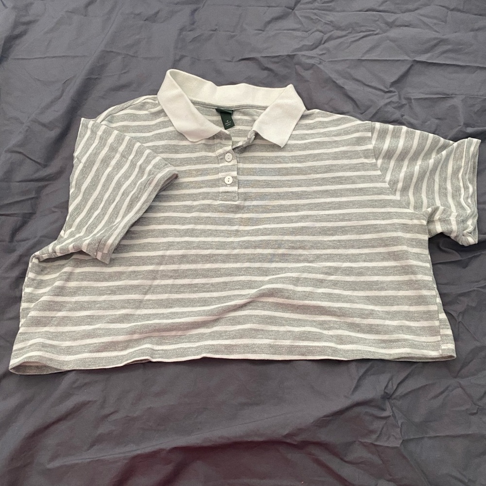 white and grey cropped wild fable tee, size M